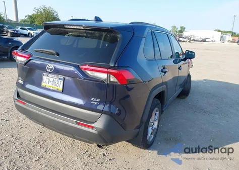 2023 Toyota Rav4 Xle z USA, uszkodzony, nr VIN 2T3P1RFV1PW363707